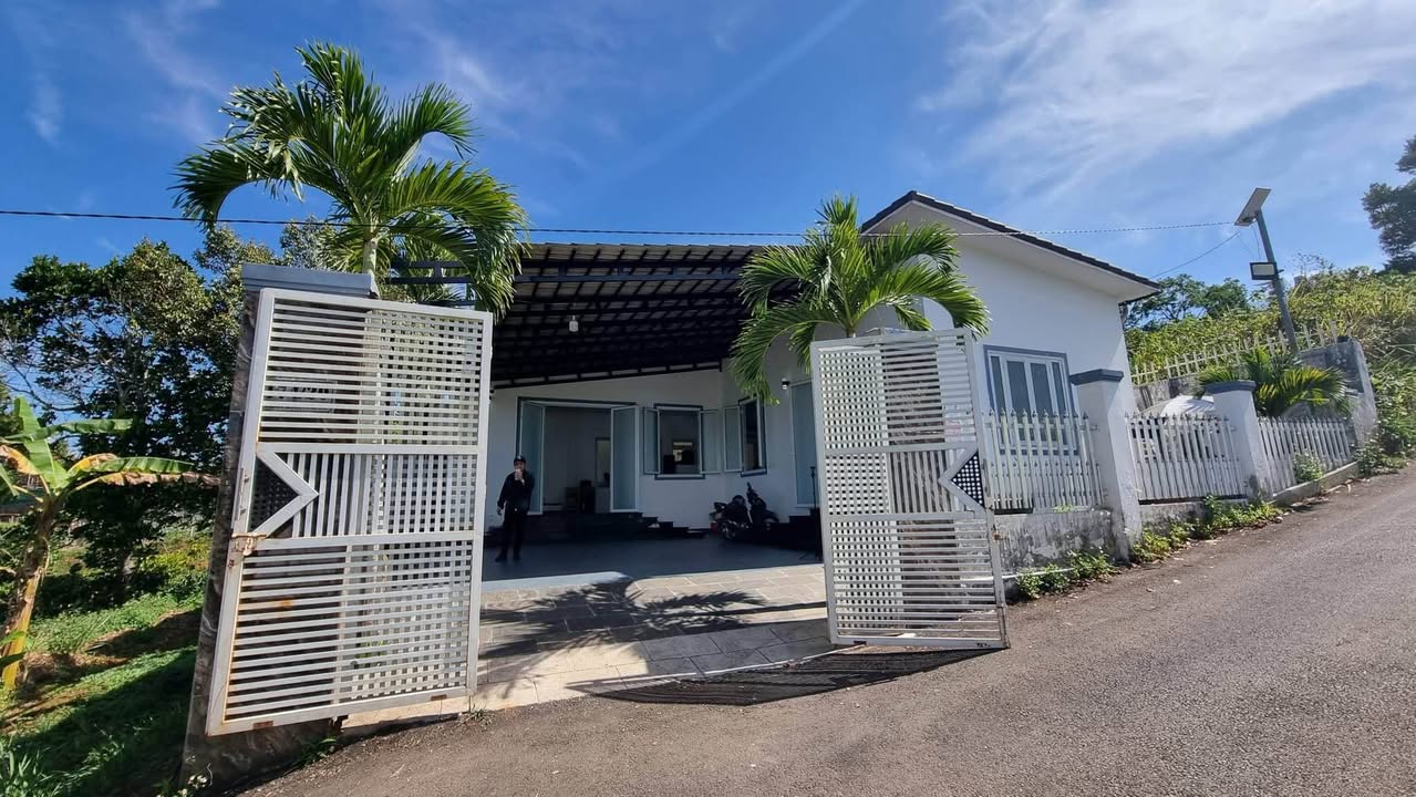 Nhà phố Bảo Lộc 270m² giá 4.5 tỷ - Không gian sống lý tưởng!