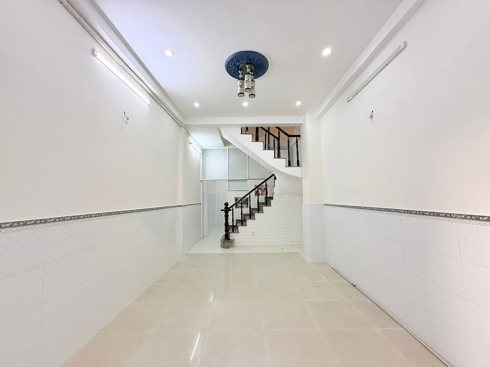 Nhà phố Lê Hồng Phong Quận 10 37m² giá 7.8 tỷ - Sẵn sàng công chứng ngay!