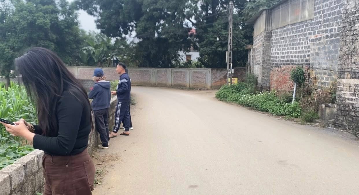 Đất nền góc trục chính Huyện Thạch Thất 1200m² giá chỉ vài triệu/m² - Cơ hội đầu tư hiếm có!