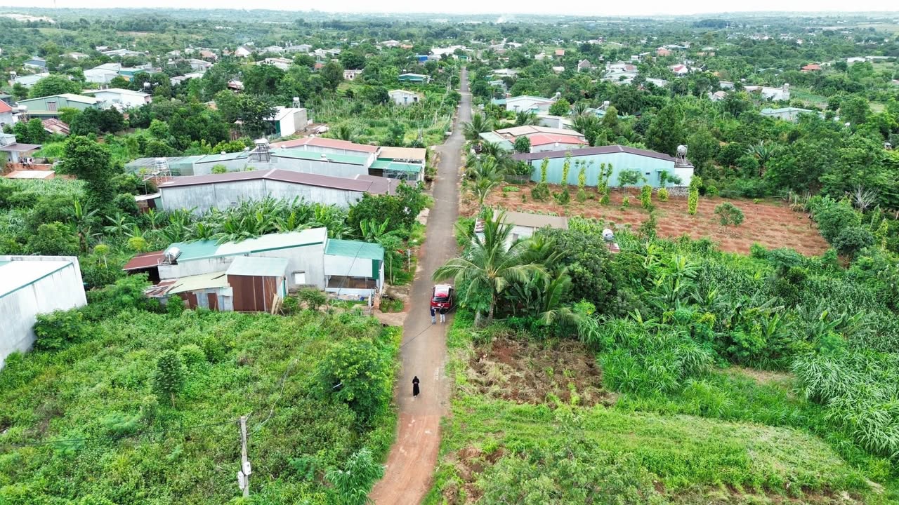 Đất thổ cư Thôn 8 Cư Êbur 125m² giá 720 triệu - Vị trí thuận lợi gần chợ và trường học!