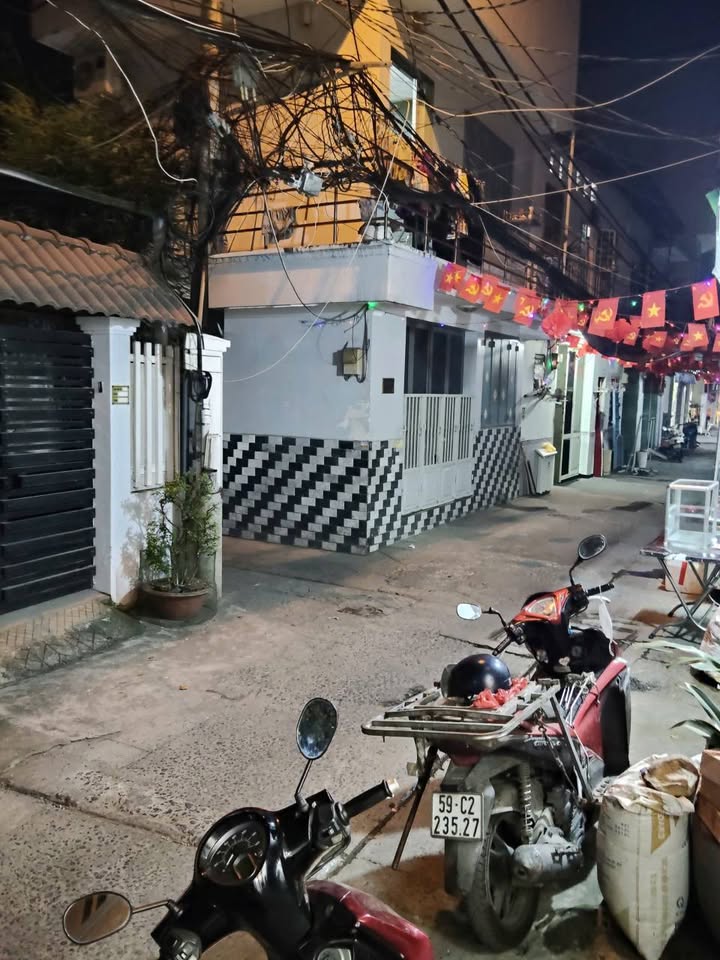 Nhà phố thương mại tại Quận 7, 41m² giá 5.4 tỷ - Kinh doanh sầm uất!