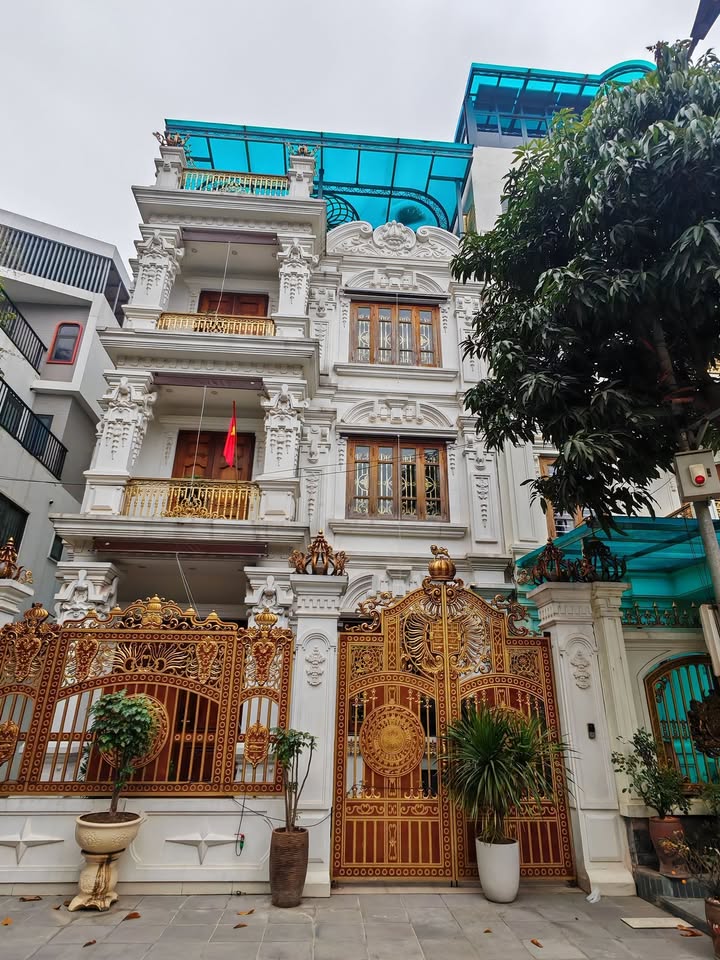 Nhà phố Định Công 118m² giá 18.6 tỷ - Thang máy, ô tô vào tận nhà!