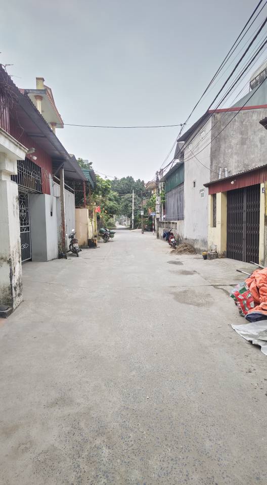 Nhà phố tại Ninh Sơn 75m² giá 4 tỷ - Thiết kế đẹp, tiện nghi đầy đủ!