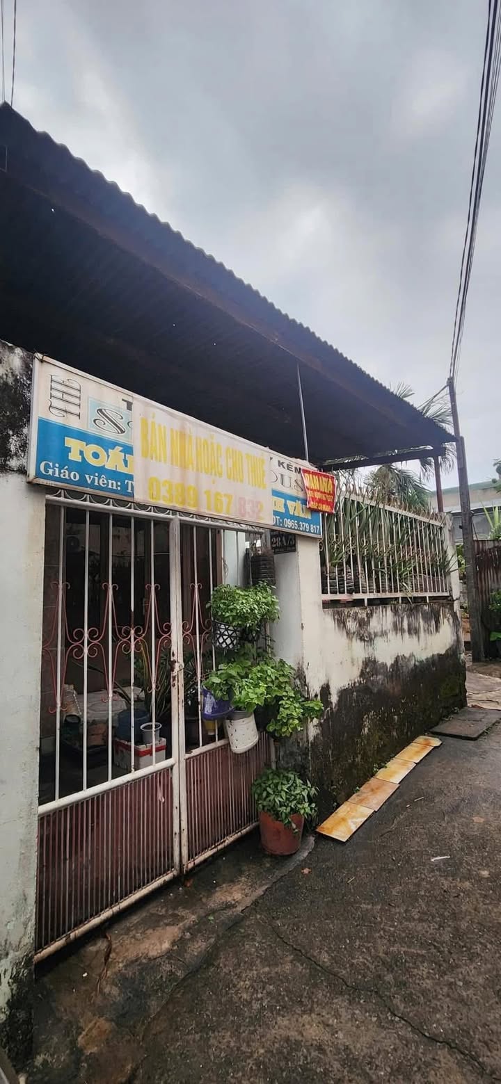 Nhà phố Kp3, Phường Long Bình Tân 144m² giá 3.2 tỷ - Vị trí đẹp, tiện ích đầy đủ!