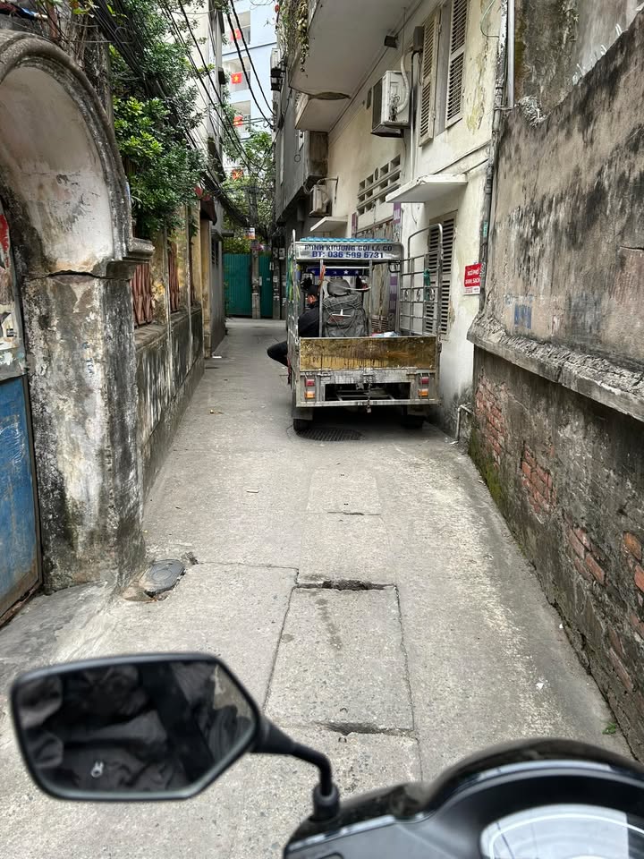 Nhà phố Minh Khai 30m² giá 6.4 tỷ - Vị trí đẹp, thông thoáng!