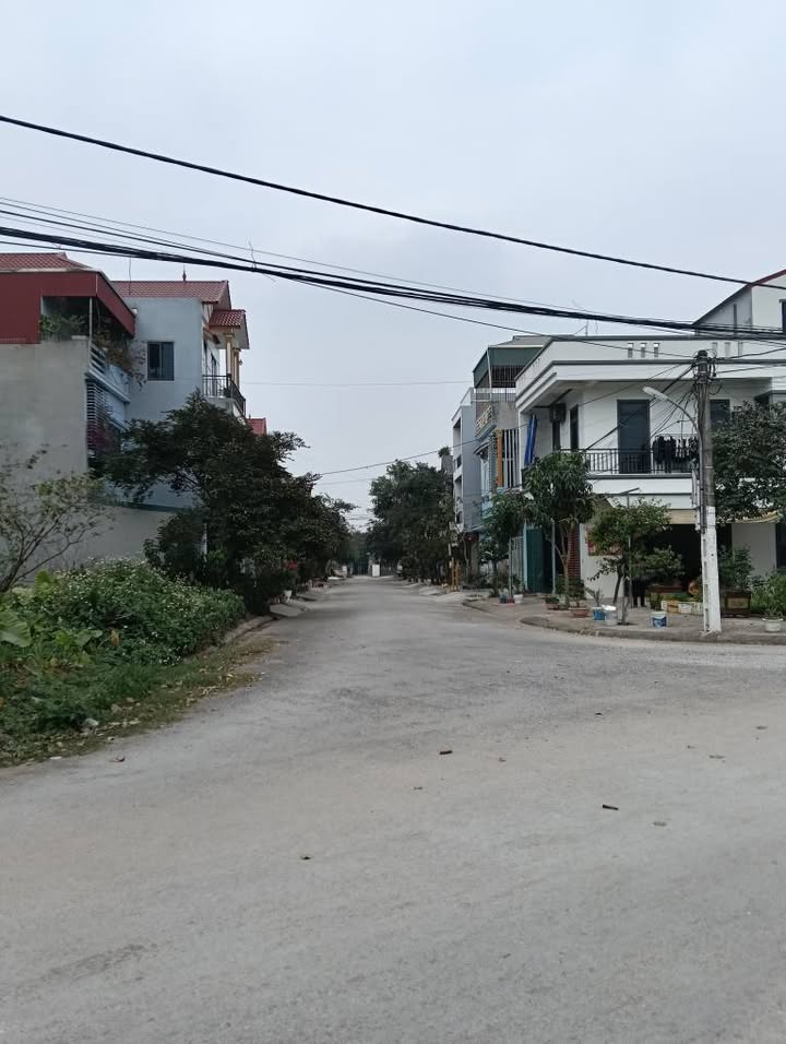 Lô đất 85m² tại cổng chào Hạc Oa, giá 2 tỷ - Đường ô tô thông thoáng!