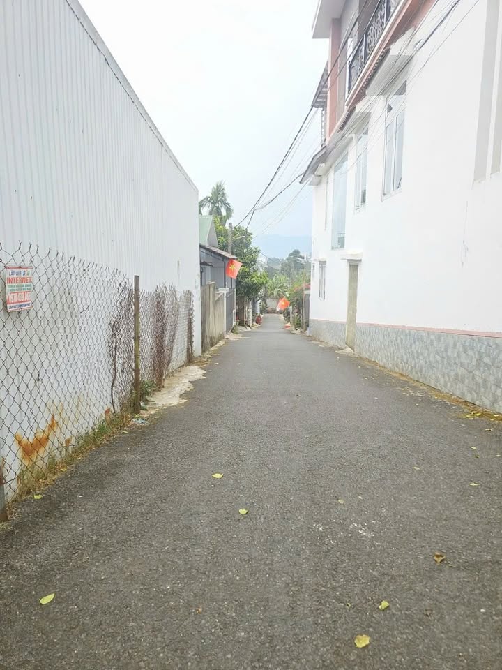 Nhà hẻm Phan Đình Phùng, TP Bảo Lộc 320m² giá 4.6 tỷ - Chính chủ bán gấp!