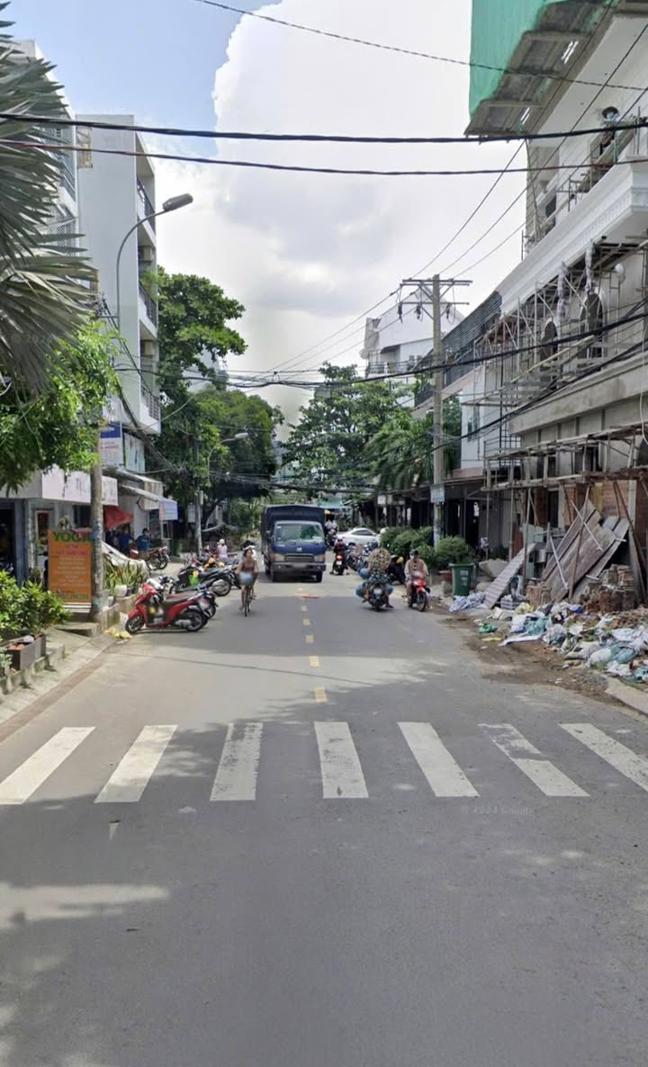 Nhà 2 mặt tiền Quận 7, 110m² giá 17.5 tỷ - Kinh doanh thuận lợi!