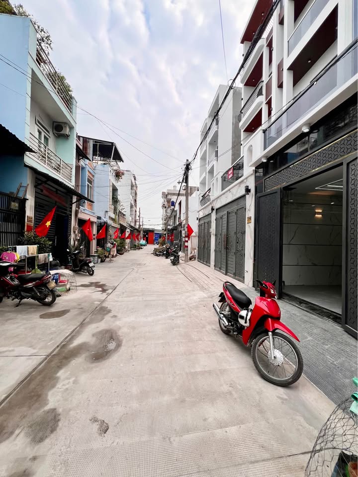 Nhà phố Bình Tân 84m² giá 7.68 tỷ - Thiết kế hiện đại, sổ hồng riêng!