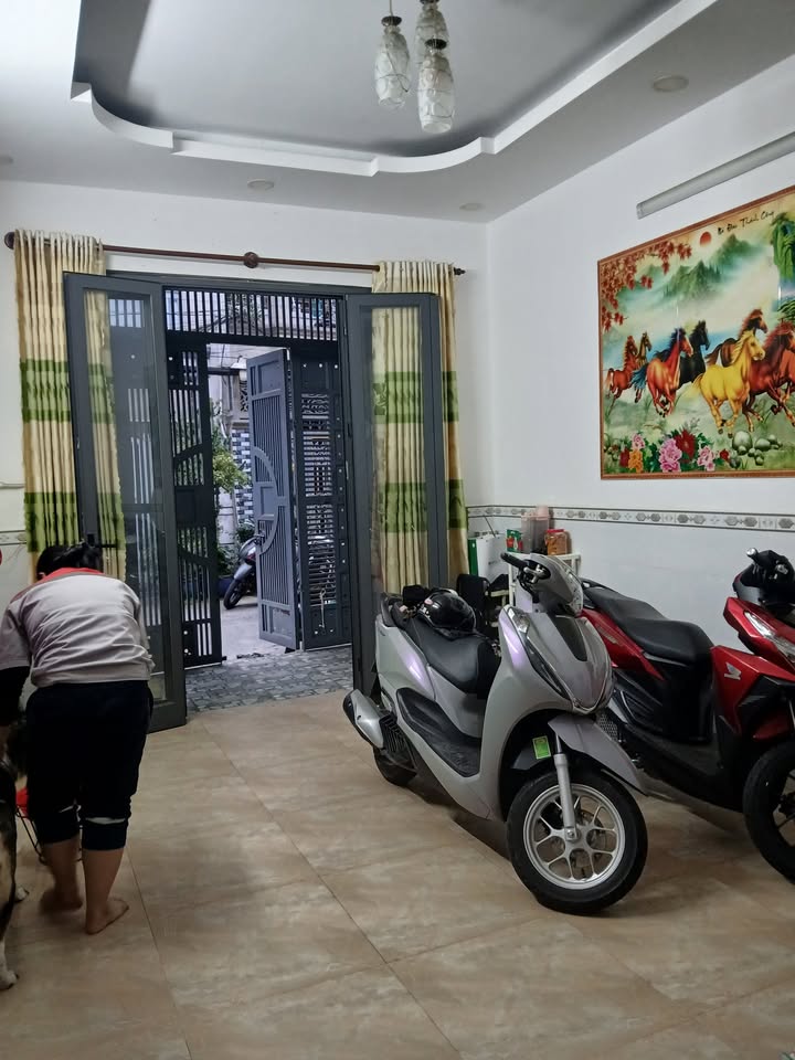 Nhà cho thuê Hẻm 79 Đường Phú Định, Quận 8, 52m² giá 7 triệu - Nhà mới đẹp, thoáng mát!