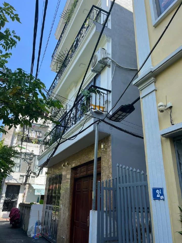 Nhà riêng Phường Bồ Đề, Quận Long Biên 36m² giá thỏa thuận - Lô góc thang máy, full nội thất