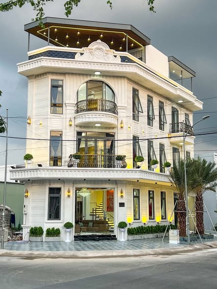 Nhà phố góc 2 mặt tiền D14 & D17 KDC Hồng Loan 94m² giá 10.5 tỷ - Sẵn sàng vào ở!