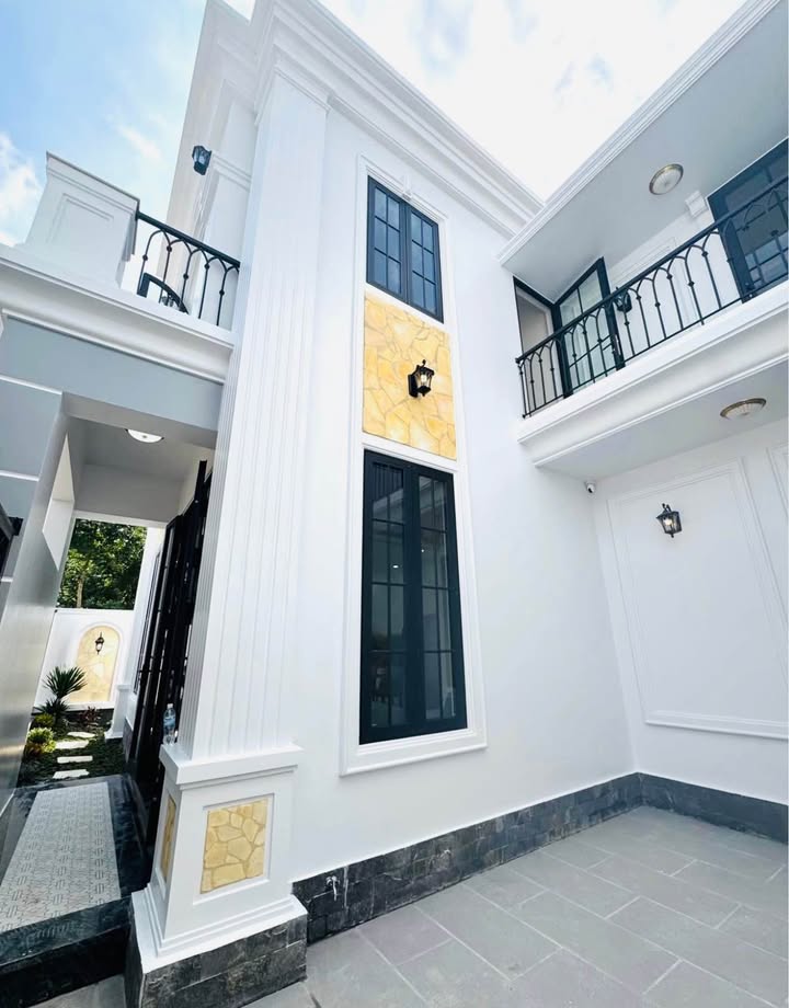 Nhà riêng 55 Vũ Ngọc Phan, phường Thuỷ Xuân 100m² - Siêu phẩm Tân Cổ Điển hoàn thiện 99%