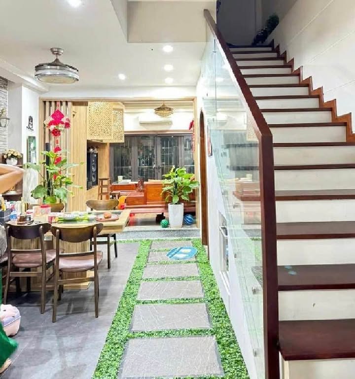 Nhà mặt tiền Lại Yên, Hoài Đức 67,5m² giá 16,7 tỷ - Đường ô tô tránh nhau