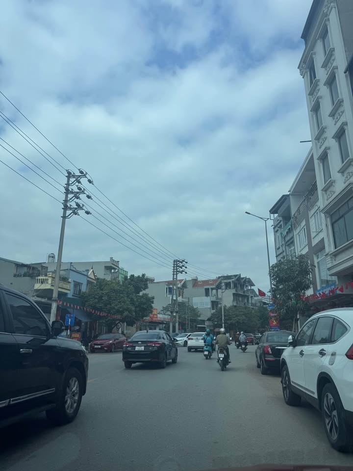 Đất mặt tiền đường Cao Xanh Hạ Long 64m² - Kinh doanh sầm uất!