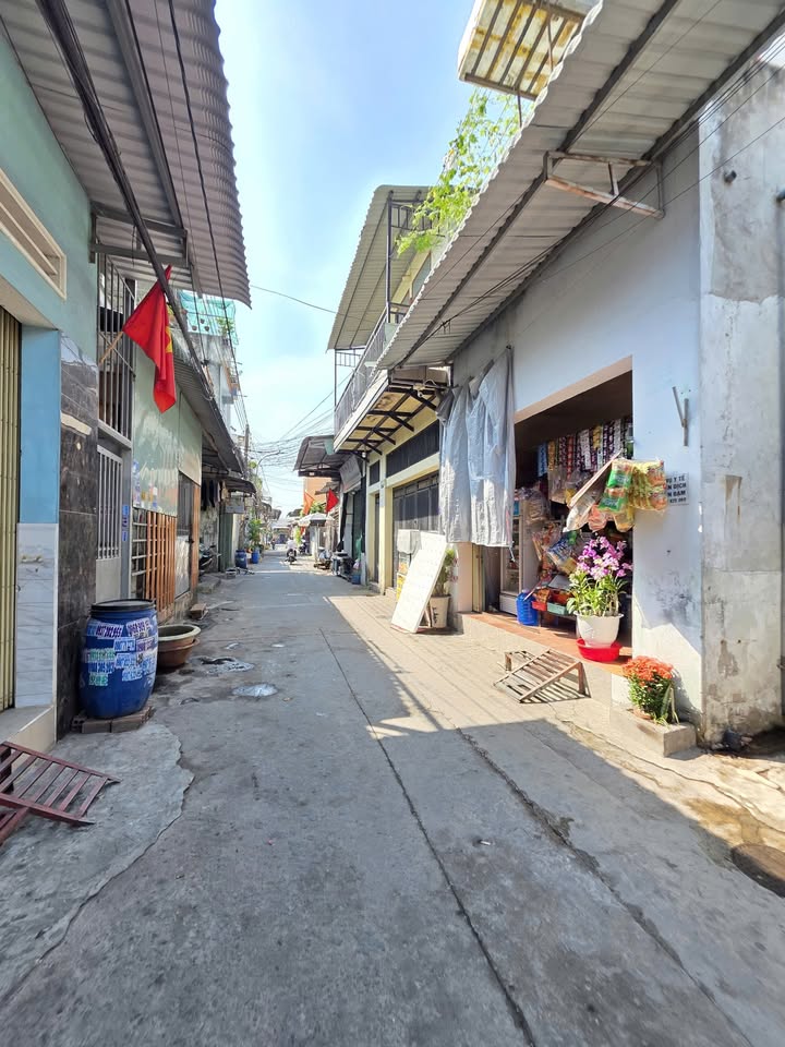 Dãy nhà trọ 14 phòng Phường Dĩ An 254m² giá 6.3 tỷ - Đầu tư sinh lời ngay!