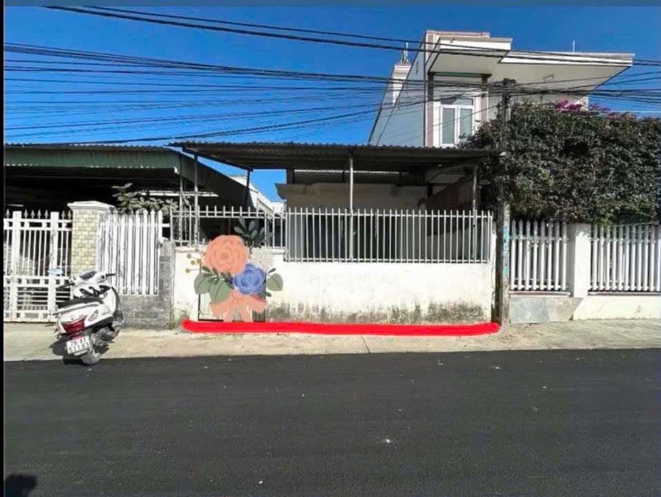 Nhà biển Dốc Lết Ninh Hòa 160m² giá 3 tỷ - Nằm gần biển và khách sạn lớn!