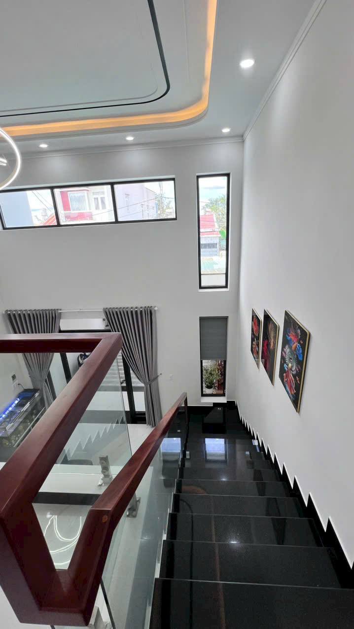 Nhà Mặt Tiền Tuệ Tĩnh, Phường Diên Hồng, 130m² giá 4.2 tỷ - Chính chủ bán gấp!