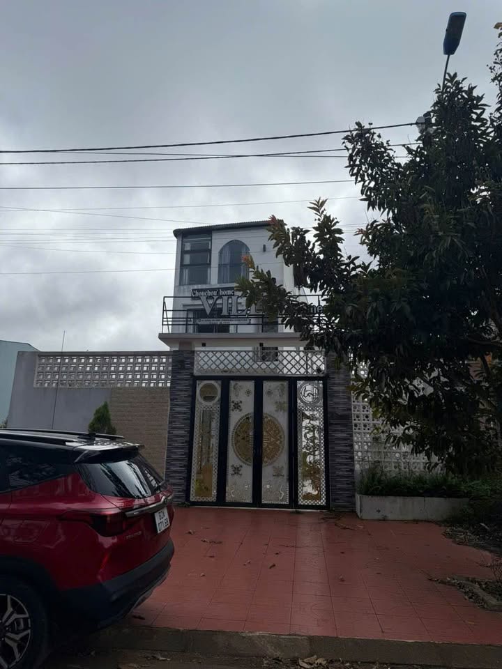 Khách sạn 2 tầng mặt hồ Toong Pô - Đường Hoàng Thị Loan - 340m² giá 13.5 tỷ