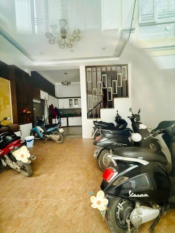 Nhà 4 tầng Lĩnh Nam 41m² giá 6.1 tỷ - Lô góc hiếm, kinh doanh đỉnh!