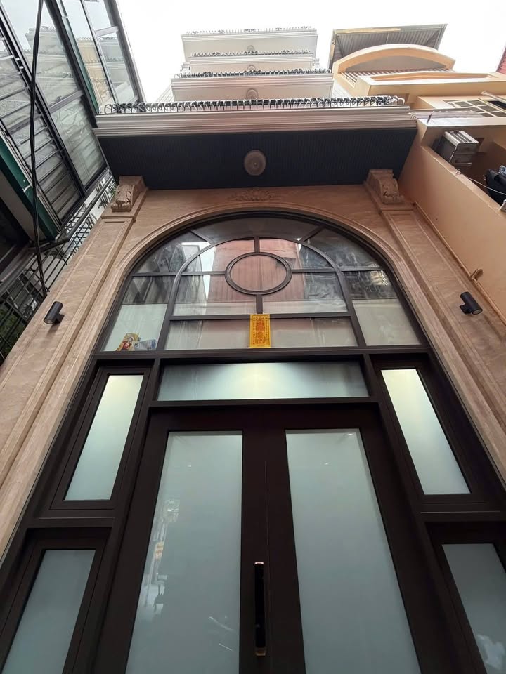 FrontHouse AI Hai Bà Trưng 48m² giá 26 tỷ - Siêu phẩm lô góc, thang máy xịn!