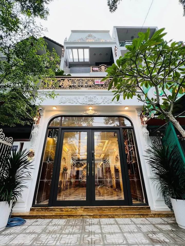 Nhà 4 tầng mặt tiền Nguyễn Hiền, Ninh Kiều - 90m², 15 tỷ, Kinh doanh sầm uất