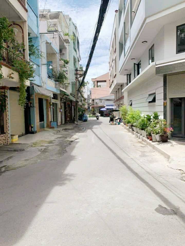 Nhà FrontHouse Quận 11 124m² giá 16 tỷ - Tiện kinh doanh, cho thuê!