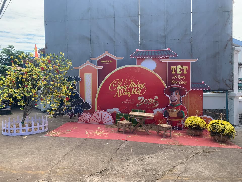 Đất thổ cư La Ngà 210m² giá 1.6 tỷ - Sổ riêng chính chủ, thuận tiện đi lại!