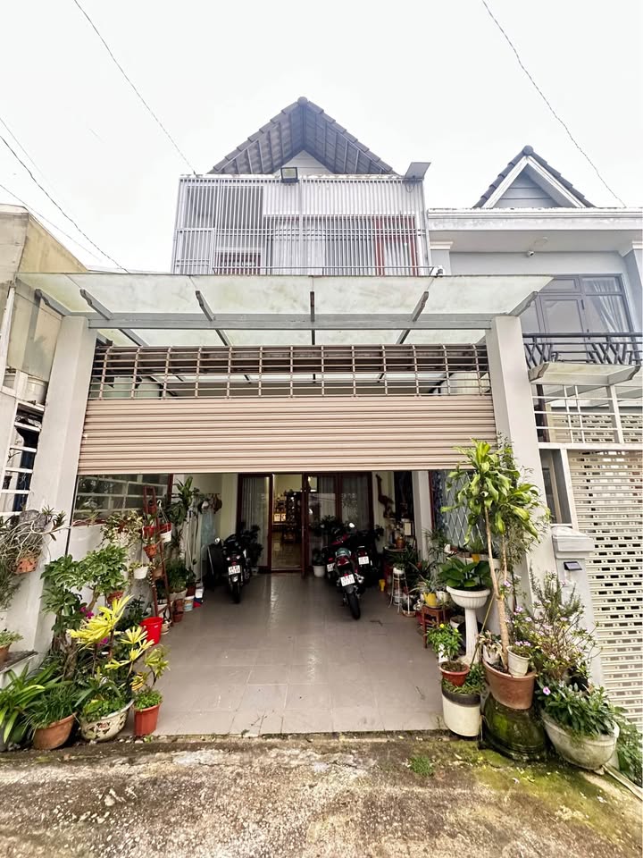 Nhà phố Đà Lạt 100m² giá 4.5 tỷ - Sẵn sàng vào ở ngay!