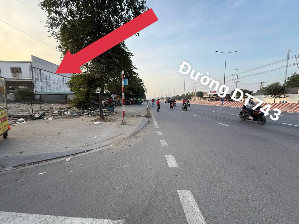 Đất bán góc 2 mặt tiền ĐT743, Dĩ An 1100m² giá 33 tỷ - Cơ hội đầu tư vàng!