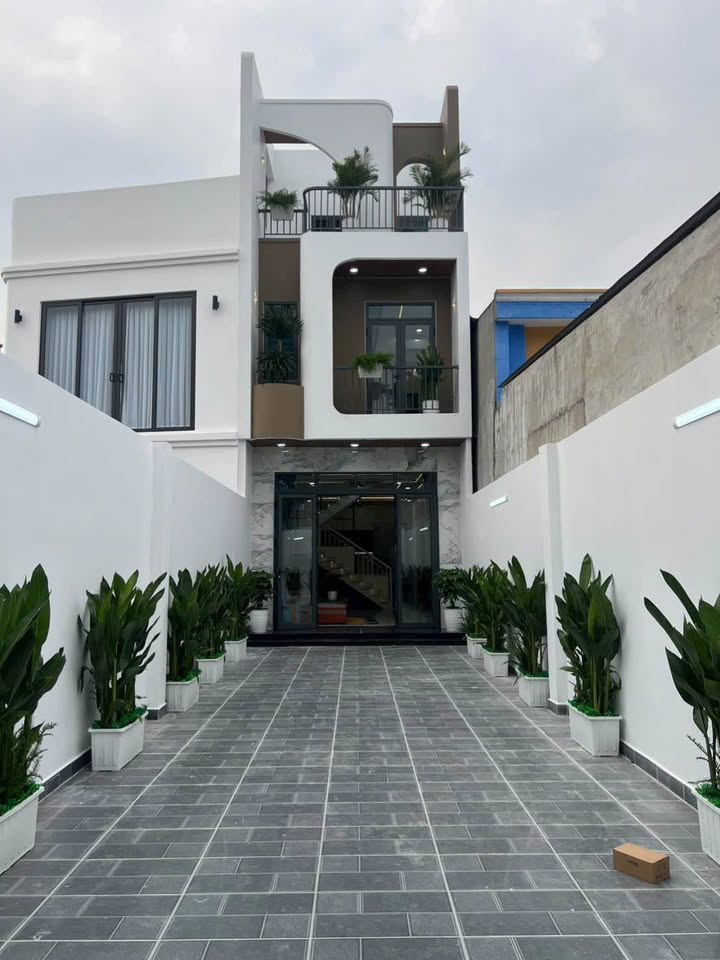 Nhà Phường An Phú Đông, Quận 12, 103m² giá 6.5 tỷ - Chỉ việc xách valy vào ở!