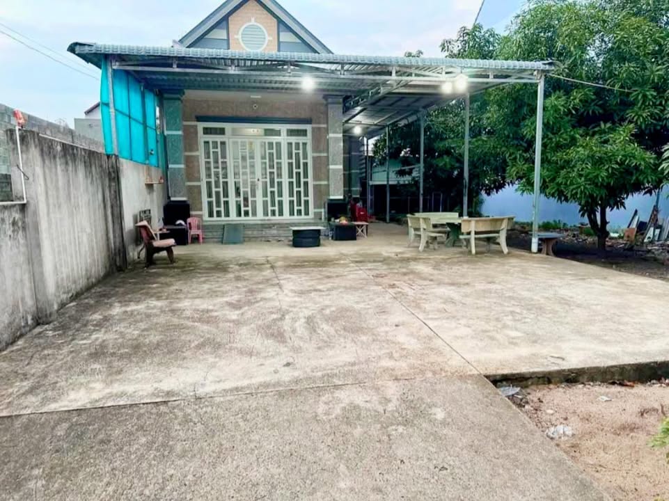 Đất kèm nhà ở Đông Hòa Dĩ An 318m² giá 10 tỷ - Đầu tư không thể bỏ lỡ!