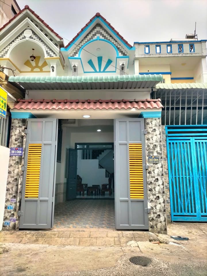 Nhà bán tại Dĩ An 90m² giá 4.38 tỷ - Sổ hồng riêng, đầy đủ nội thất!