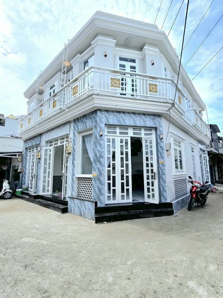 Nhà mới xây 100% góc 2 mặt tiền hẻm 1135 Huỳnh Tấn Phát, Q7 - Giá chỉ 2.29 tỷ!