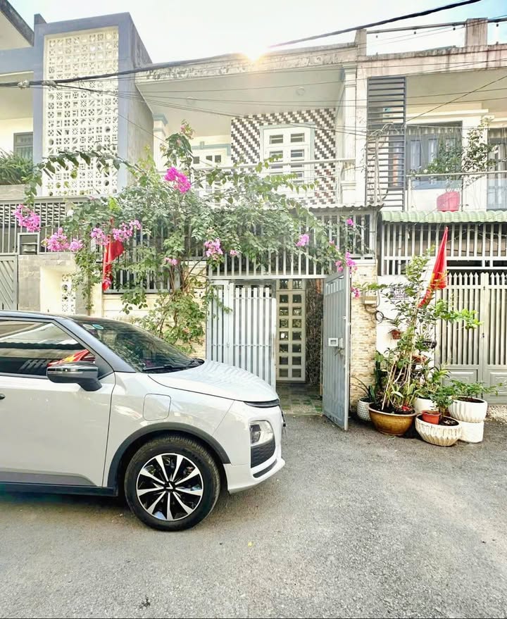 Townhouse Phú Hữu Thủ Đức 54m² giá 4 tỷ - Tiềm năng đầu tư vượt trội!