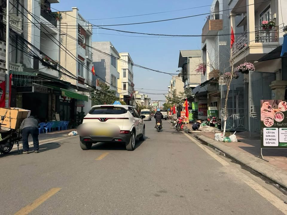 Nhà mặt đường An Trang, An Đồng 90m² giá 7.79 tỷ - Vị trí kinh doanh đắc địa!