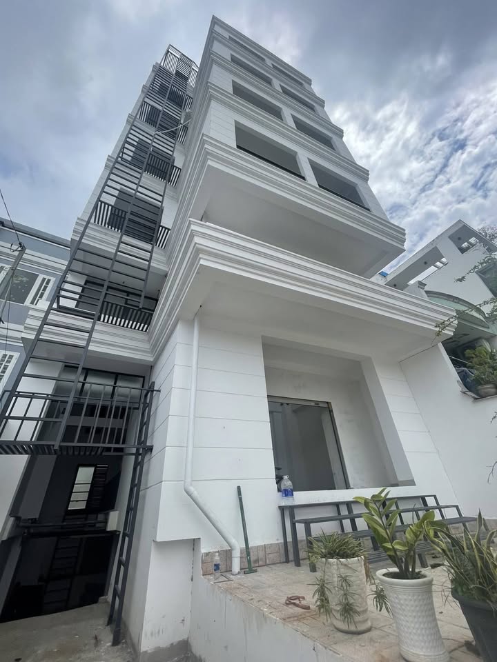 Căn hộ dịch vụ Quận 8, 184m² giá 18 tỷ - Đầu tư sinh lời cao!