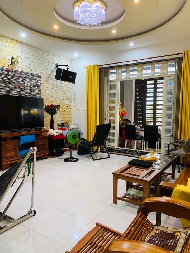 FrontHouse Quận Tân Bình 99m² giá 8.5 tỷ - Sổ hồng hoàn công đầy đủ!