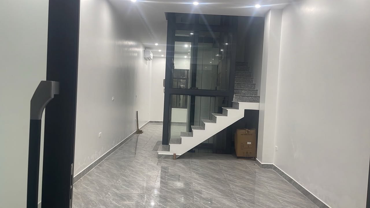 Nhà chính chủ 69 Tứ Liên, Tây Hồ 64m² giá thỏa thuận - Thiết kế đẹp, thang máy