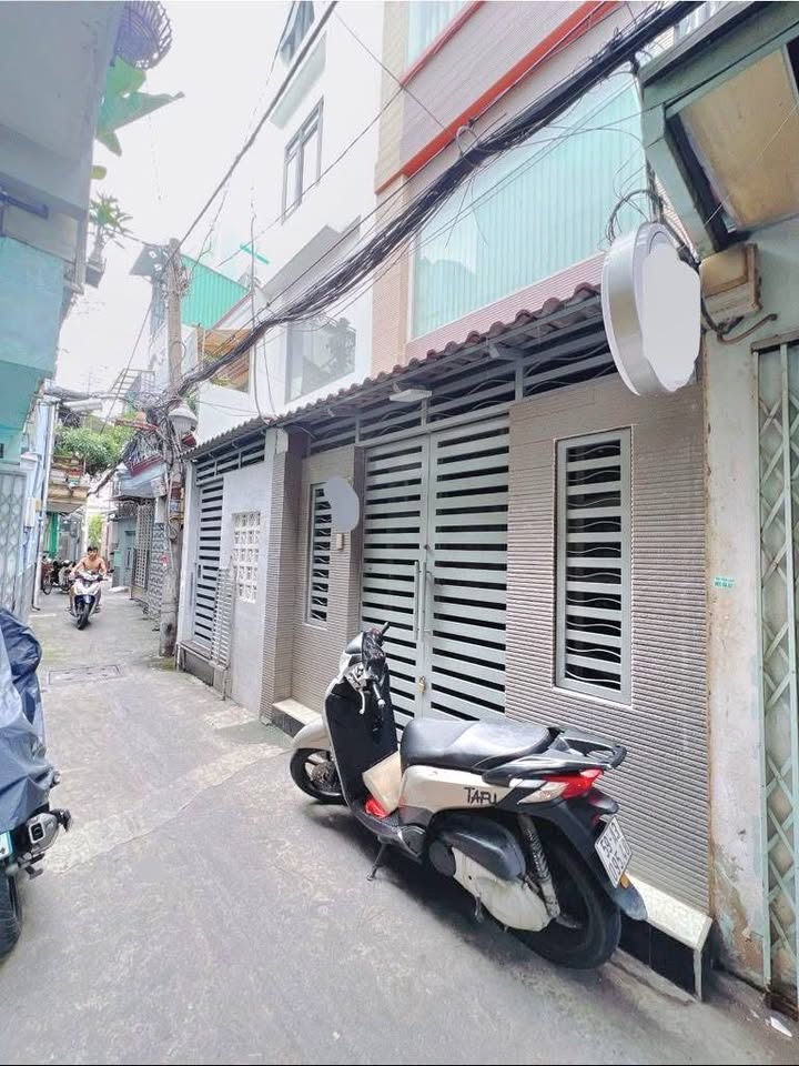 Nhà 5 tầng Quận 4 172m² giá 6.9 tỷ - Sẵn sàng vào ở!