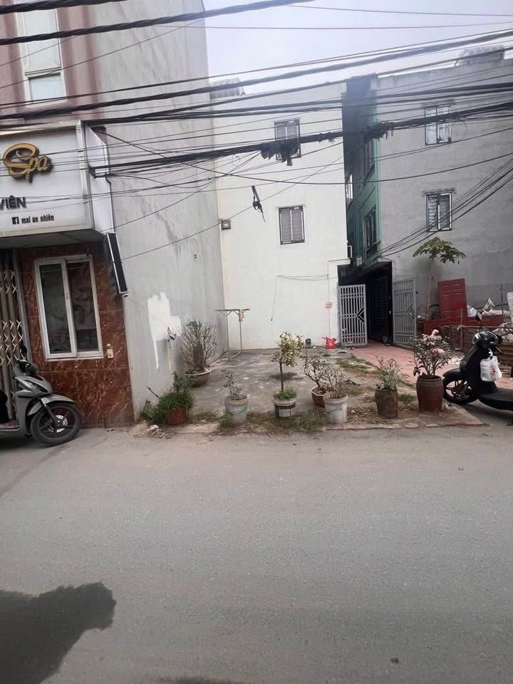 Đất Lô Góc Xã La Phù 33m² giá 5 tỷ - Đầu tư kinh doanh thuận lợi!