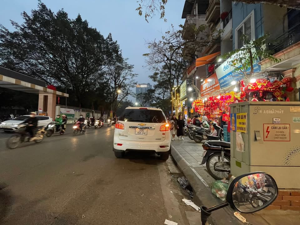 Nhà mặt phố Tô Hiệu, Cầu Giấy 45m² giá 2x tỷ - Kinh doanh đa dạng!