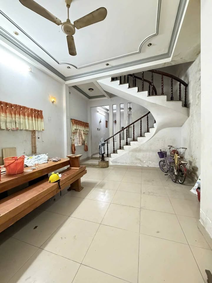 Nhà 1 trệt 2 lầu 56m² đường Lạc Long Quân, Tân Bình - Giá chỉ 6.8 tỷ