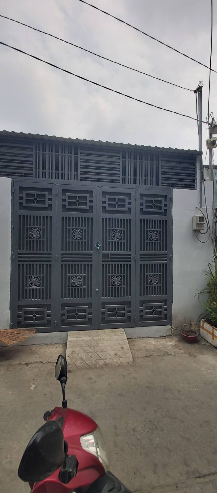 Nhà phố 32m² Quận Bình Tân giá 1.35 tỷ - Hẻm xe hơi rộng rãi!