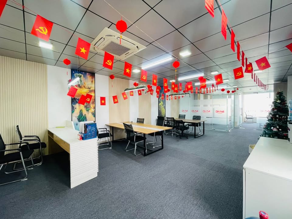 Văn phòng cho thuê 110m² tại Ngã Tư Sở - Full nội thất, chỉ 16 triệu!