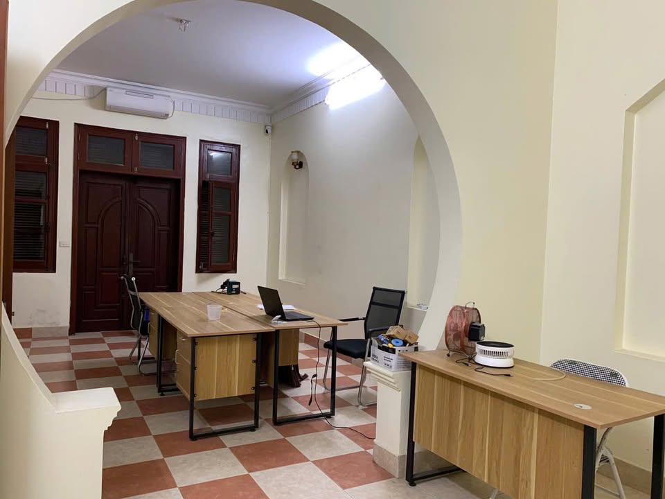 Văn phòng cho thuê trên đường Hàm Nghi, Mỹ Đình 80m² giá 8 triệu - An ninh tốt, thuận tiện đi lại!