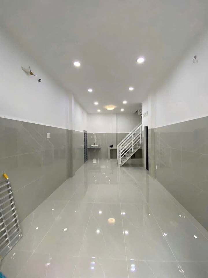 Nhà thuê nguyên căn hẻm 1/ Đường Võ Văn Kiệt, Quận 6 - Giá chỉ 7.5 triệu/tháng