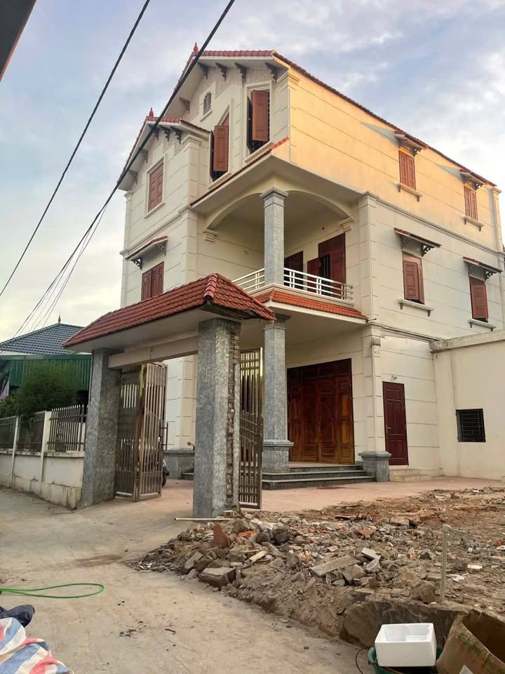 Nhà 3 tầng Phù Ủng, Ân Thi 160m² chỉ 2 tỷ - Đón Tết ấm áp!