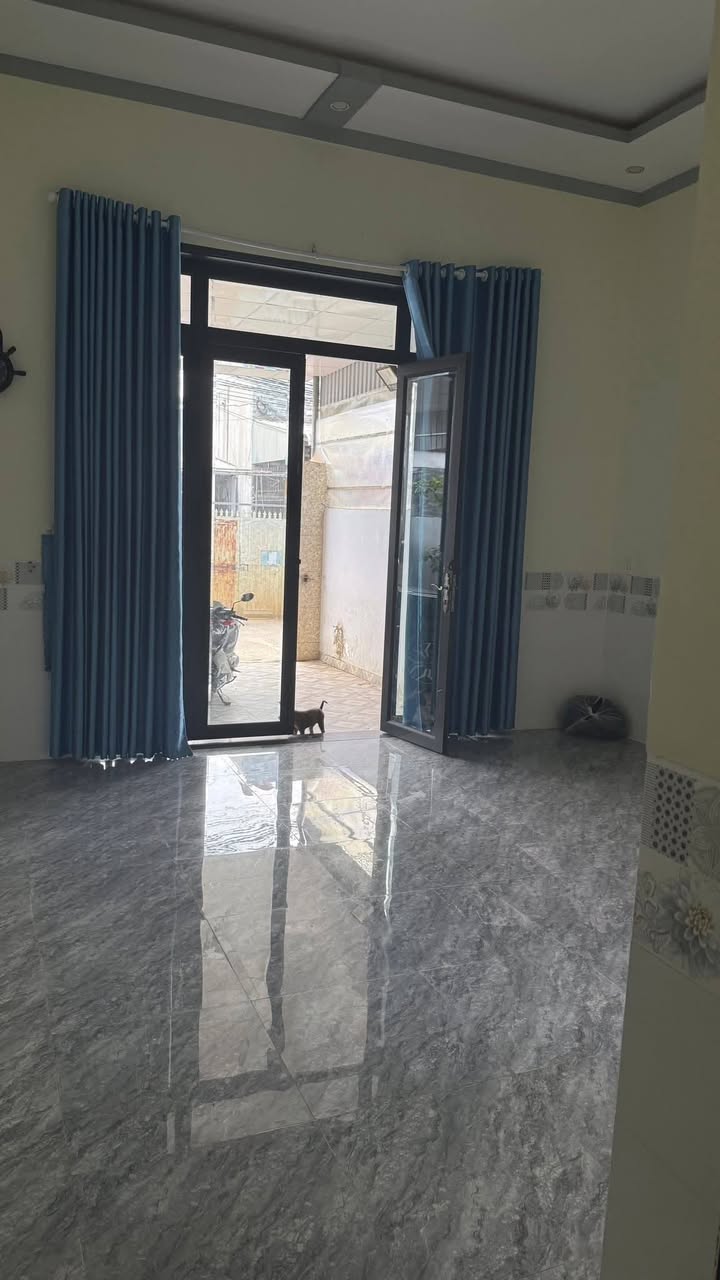 Nhà bán Trảng Bom 300m² giá 2.15 tỷ - Chính chủ, thương lượng nhẹ!