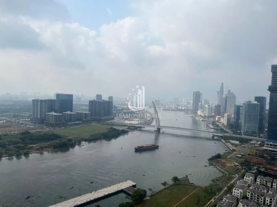 Căn hộ Vinhomes Golden River Quận 1 118m² giá 30 tỷ - Sẵn sổ đỏ chính chủ!